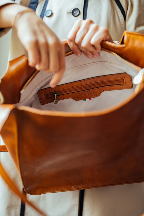 Authentic Leather Crossbody bag - Image 9